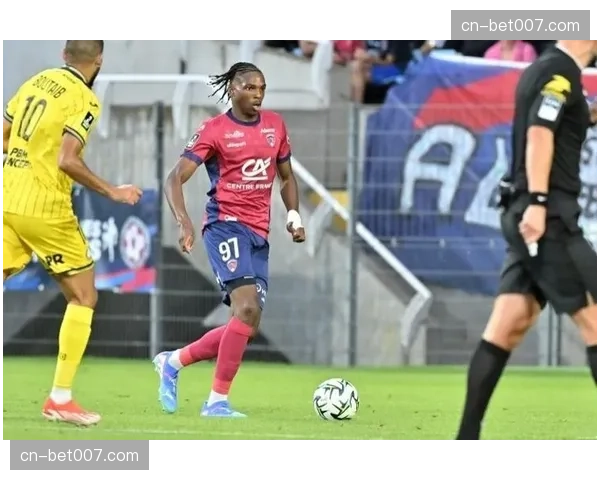 多家媒体确认，摩纳哥中场核心已与英超切尔西达成夏季转会原则性协议