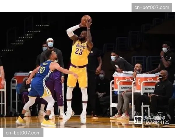 分析:国际篮联新规对“走步”的明确定义,如何改变比赛节奏 分析:国际篮联新规对“走步”的明确定义,如何改变比赛节奏